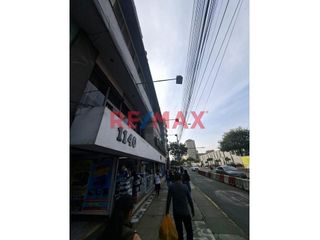 Foto 4 de Venta De Oficina en Av. Garcilaso de la Vega - Zona Altamente Comercial