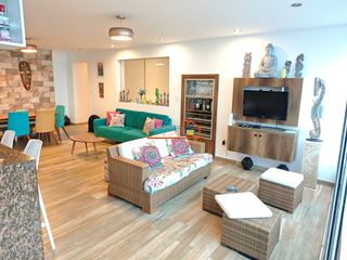 Foto 2 de 🚨¡SE VENDE MODERNO DEPARTAMENTO DUPLEX EN 1ERA FILA DE 191M2 EN PLAYA CABALLEROS!