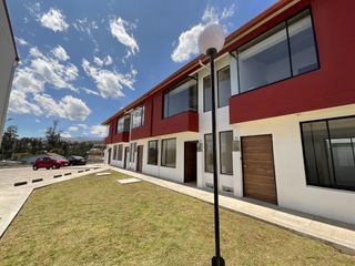 Foto 1 de Casa dos habitaciones, sin estacionamiento, Yaruqui