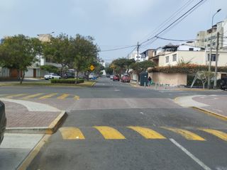 Foto 35 de VENTA DE AMPLIA CASA 237M2 - 3 PISOS + MINIDEPARTAMENTO -  URB. SAN ANTONIO MIRAFLORES