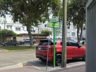 Foto 34 de VENTA DE AMPLIA CASA 237M2 - 3 PISOS + MINIDEPARTAMENTO -  URB. SAN ANTONIO MIRAFLORES