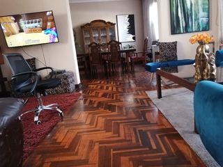 Foto 2 de VENTA DE AMPLIA CASA 237M2 - 3 PISOS + MINIDEPARTAMENTO -  URB. SAN ANTONIO MIRAFLORES