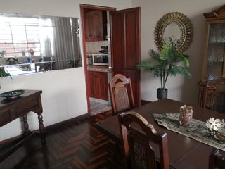 Foto 10 de VENTA DE AMPLIA CASA 237M2 - 3 PISOS + MINIDEPARTAMENTO -  URB. SAN ANTONIO MIRAFLORES