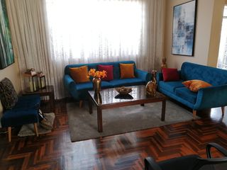 Foto 3 de VENTA DE AMPLIA CASA 237M2 - 3 PISOS + MINIDEPARTAMENTO -  URB. SAN ANTONIO MIRAFLORES