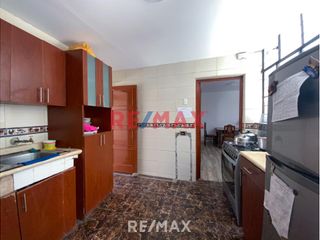 Foto 6 de EN VENTA DE CASA CERCA DE COLEGIO BONIFAZ EN EL RIMAC