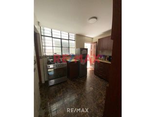 Foto 8 de EN VENTA DE CASA CERCA DE COLEGIO BONIFAZ EN EL RIMAC