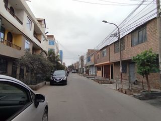 Foto 3 de En venta casa de 3 pisos + Azotea - Los Olivos