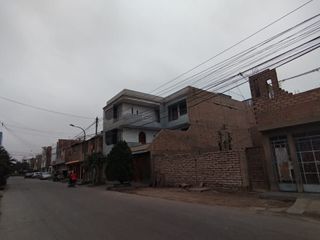 Foto 8 de En venta casa de 3 pisos + Azotea - Los Olivos