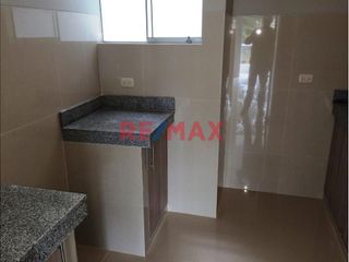 Foto 11 de Vendo Lindo Departamento 4To Piso/ Azotea En Urbanizacion Miraflores ID:1130428
