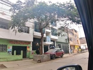 Foto 4 de Casa de 3 pisos +Local Comercial- Rímac