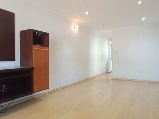 Foto 2 de Se Vende Exclusivo Tríplex En Urb. La Encalada - J.L.B. Y Rivero