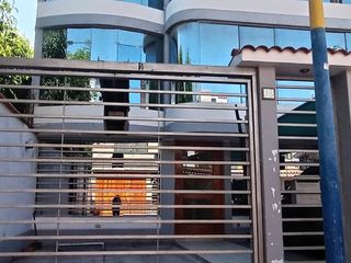 Foto 3 de Se Vende Exclusivo Tríplex En Urb. La Encalada - J.L.B. Y Rivero