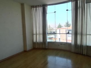 Foto 8 de Se Vende Exclusivo Tríplex En Urb. La Encalada - J.L.B. Y Rivero