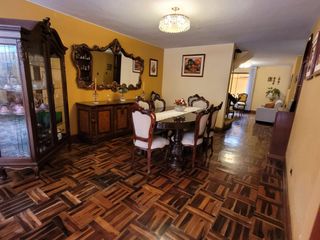 Foto 9 de VENDO CASA DE 3 PISOS EN SURCO AV. SOTO BERMEO