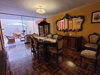 Foto 12 de VENDO CASA DE 3 PISOS EN SURCO AV. SOTO BERMEO
