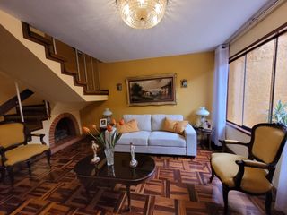 Foto 6 de VENDO CASA DE 3 PISOS EN SURCO AV. SOTO BERMEO