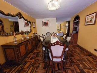 Foto 14 de VENDO CASA DE 3 PISOS EN SURCO AV. SOTO BERMEO