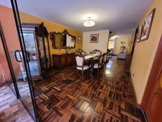 Foto 17 de VENDO CASA DE 3 PISOS EN SURCO AV. SOTO BERMEO