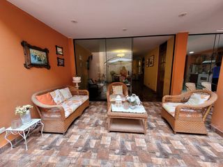 Foto 21 de VENDO CASA DE 3 PISOS EN SURCO AV. SOTO BERMEO