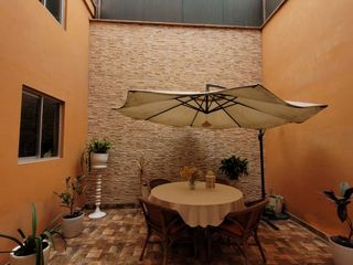 Foto 19 de VENDO CASA DE 3 PISOS EN SURCO AV. SOTO BERMEO