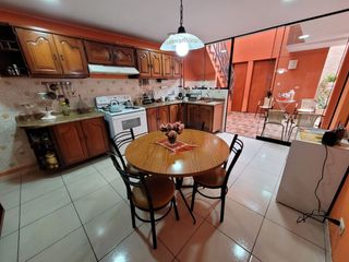Foto 47 de VENDO CASA DE 3 PISOS EN SURCO AV. SOTO BERMEO
