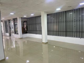 Foto 15 de Rento Local  Comercial de 100 m2 en la Av. Los Shyris , Quito , Ecuador.