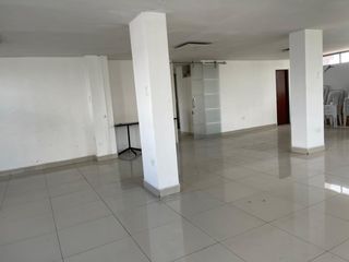 Foto 11 de Rento Oficina de 100 m2 en Av. Los Shyris.