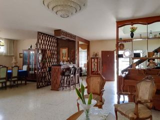 Foto 5 de Venta de Casa en Urdesa Central – Zona Cerrada.