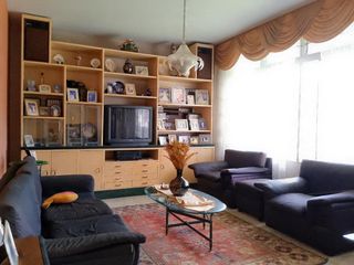 Foto 9 de Venta de Casa en Urdesa Central – Zona Cerrada.
