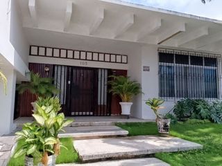 Foto 4 de Venta de Casa en Urdesa Central – Zona Cerrada.