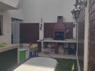 Foto 4 de Vendo linda casa urb. privada de cerro colorado, cerca city center $ 365,000 negociable