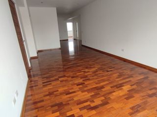 Foto 4 de Venta de Departamento en Exclusiva Zona de La Molina – $325,000