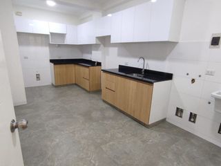 Foto 14 de Venta de Departamento en Exclusiva Zona de La Molina – $325,000