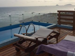 Foto 14 de ALQUILO HERMOSO DUPLEX AMOBLADO - ESPECTACULAR VISTA AL MAR -   FRENTE AL MAR - PUNTA HERMOSA  - PLAYA SEÑORITAS