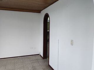 Foto 3 de Se Arrienda Apartaestudio Edificio Ciudad de Lima - Inmobiliaria e Inversiones Emanuel