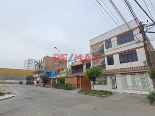 Foto 2 de 1140869 🏡 ¡Casa De 3 Pisos En Venta Cerca Al Mall De Comas – Vive O Invierte En La Mejor Zona!