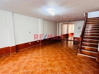 Foto 3 de 1140869 🏡 ¡Casa De 3 Pisos En Venta Cerca Al Mall De Comas – Vive O Invierte En La Mejor Zona!