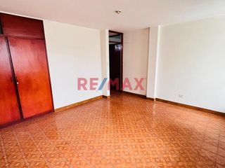 Foto 7 de 1140869 🏡 ¡Casa De 3 Pisos En Venta Cerca Al Mall De Comas – Vive O Invierte En La Mejor Zona!