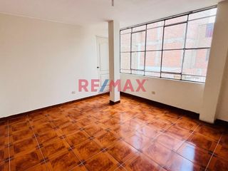 Foto 9 de 1140869 🏡 ¡Casa De 3 Pisos En Venta Cerca Al Mall De Comas – Vive O Invierte En La Mejor Zona!