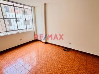 Foto 10 de 1140869 🏡 ¡Casa De 3 Pisos En Venta Cerca Al Mall De Comas – Vive O Invierte En La Mejor Zona!