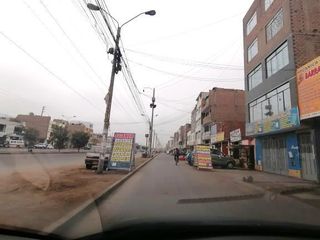 Foto 7 de Casa de 3 pisos ubicada en zona comercial-Los Olivos