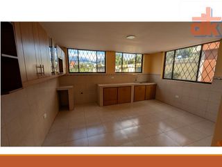 Foto 1 de De Arriendo Casa 2 Hab en el Centro de Tumbaco
