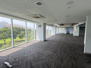 Foto 1 de Oficina Prime de 947 m² con Vista Al Golf Los Incas en Santiago de Surco