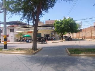 Foto 3 de AMPLIA CASA EN VENTA EN URBANIZACON MIRAFLORES  -  AV CAYETANO HEREDIA. - CASTILLA - PIURA