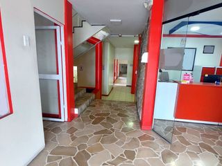 Foto 1 de Vendo propiedad comercial en Urdesa, 800m2 de terreno y 750m2 de construccion