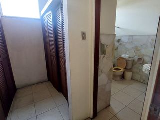 Foto 3 de Vendo propiedad comercial en Urdesa, 800m2 de terreno y 750m2 de construccion