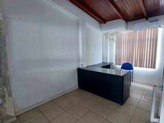 Foto 10 de Vendo propiedad comercial en Urdesa, 800m2 de terreno y 750m2 de construccion