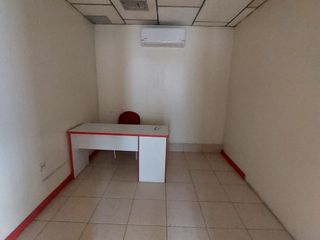 Foto 19 de Vendo propiedad comercial en Urdesa, 800m2 de terreno y 750m2 de construccion