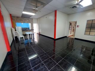 Foto 22 de Vendo propiedad comercial en Urdesa, 800m2 de terreno y 750m2 de construccion