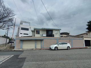 Foto 2 de 🏡 ¡Descubre tu nuevo hogar en  Urdesa! 🌿